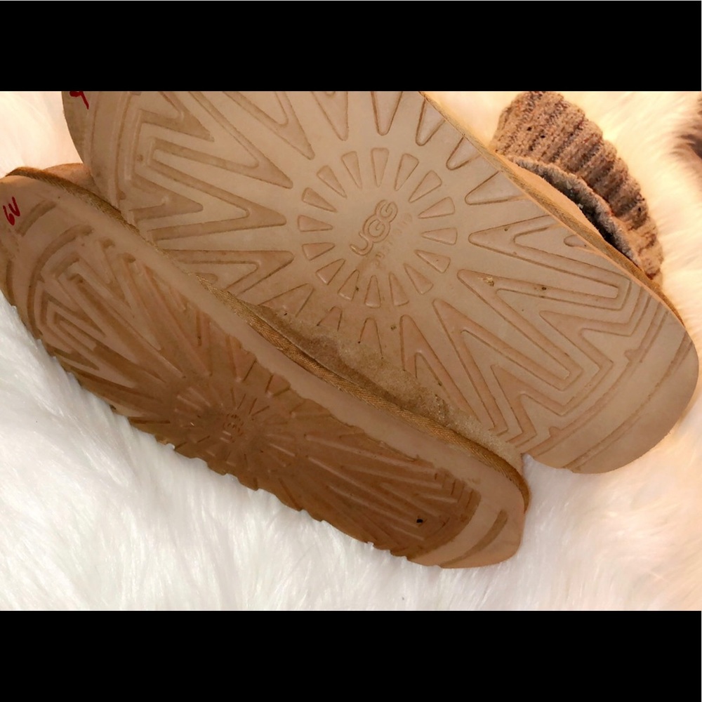 UGG Chestnut Cable Knit Boots - Picture 8 of 8